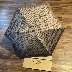 Coach Mini Signature Umbrella New Compact Travel Folding Umbrella